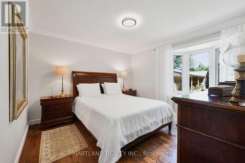 9249 Sixth Line, Halton Hills, ON - Indoor Photo Showing Bedroom