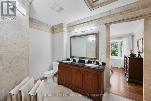 9249 Sixth Line, Halton Hills, ON - Indoor Photo Showing Bathroom