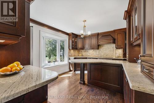 9249 Sixth Line, Halton Hills, ON - Indoor Photo Showing Kitchen