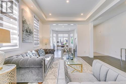 426 North Park Boulevard, Oakville, ON - Indoor Photo Showing Living Room