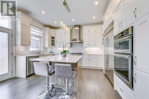 426 North Park Boulevard, Oakville, ON - Indoor Photo Showing Kitchen With Upgraded Kitchen