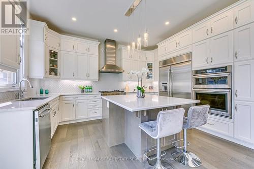 426 North Park Boulevard, Oakville, ON - Indoor Photo Showing Kitchen With Upgraded Kitchen