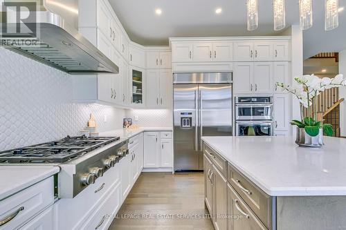 426 North Park Boulevard, Oakville, ON - Indoor Photo Showing Kitchen With Upgraded Kitchen