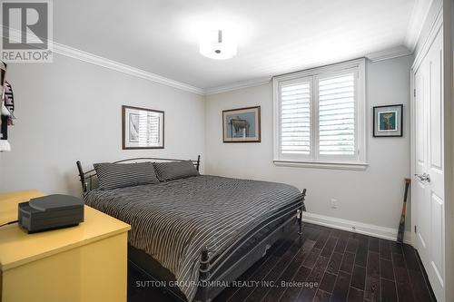 2360 Marisa Court, Mississauga, ON - Indoor Photo Showing Bedroom