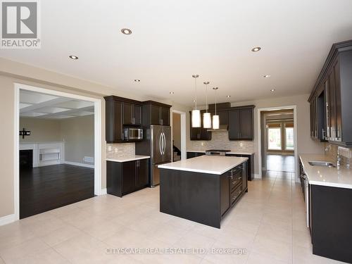 3229 Trailside Drive, Oakville, ON - Indoor Photo Showing Kitchen With Stainless Steel Kitchen With Upgraded Kitchen