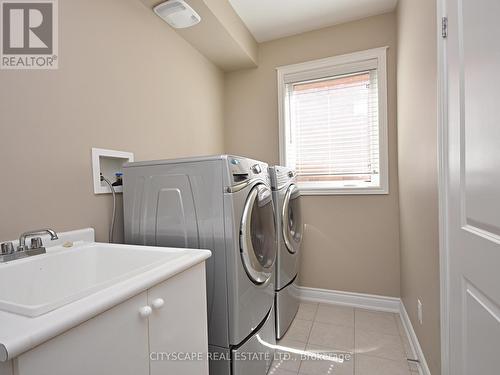 3229 Trailside Drive, Oakville, ON - Indoor Photo Showing Laundry Room