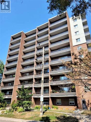 605 - 15 Elizabeth Street, Mississauga, ON - Outdoor With Facade