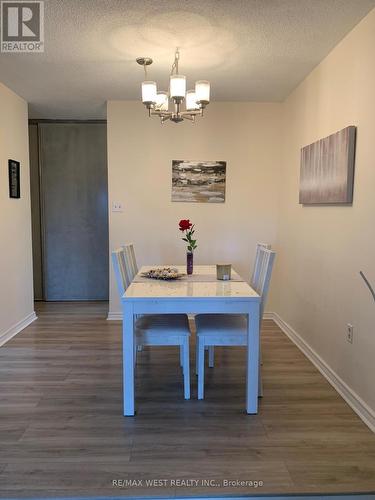 605 - 15 Elizabeth Street, Mississauga, ON - Indoor Photo Showing Dining Room