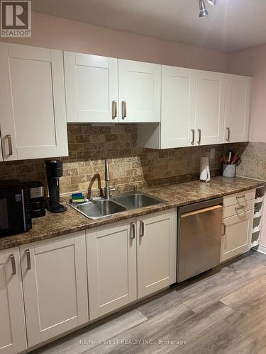 605 - 15 Elizabeth Street, Mississauga, ON - Indoor Photo Showing Kitchen With Double Sink