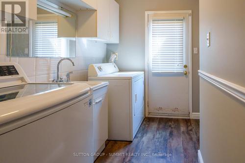 1365 Bishopstoke Way, Oakville, ON - Indoor Photo Showing Laundry Room