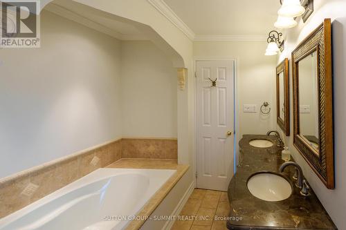 1365 Bishopstoke Way, Oakville, ON - Indoor Photo Showing Bathroom