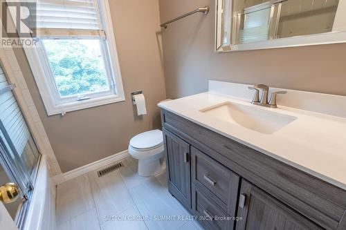 1365 Bishopstoke Way, Oakville, ON - Indoor Photo Showing Bathroom