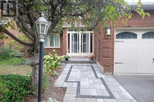 1365 Bishopstoke Way, Oakville, ON - Outdoor