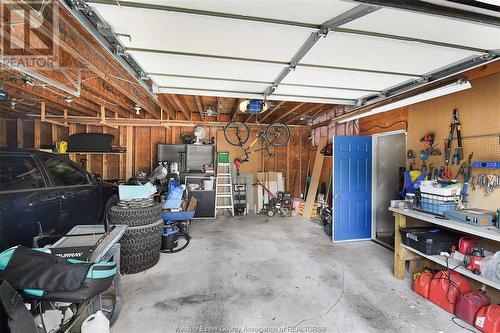 282 Texas Road, Amherstburg, ON - Indoor Photo Showing Garage