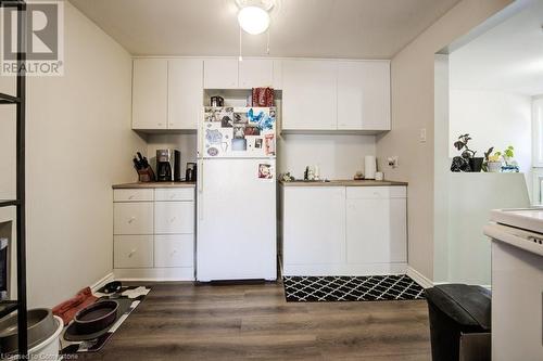 98 Waterloo Street, Waterloo, ON - Indoor Photo Showing Kitchen