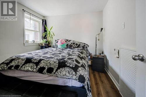 98 Waterloo Street, Waterloo, ON - Indoor Photo Showing Bedroom