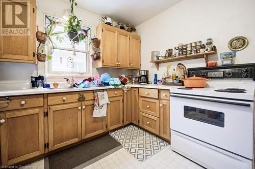 98 Waterloo Street, Waterloo, ON - Indoor Photo Showing Kitchen