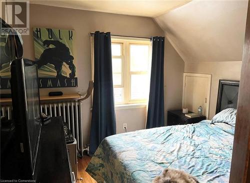 98 Waterloo Street, Waterloo, ON - Indoor Photo Showing Bedroom