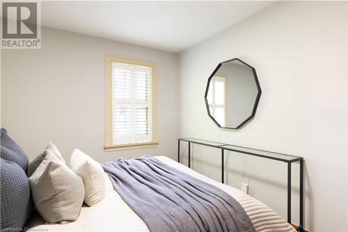 105 Brunswick Street, Brantford, ON - Indoor Photo Showing Bedroom