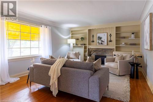 105 Brunswick Street, Brantford, ON - Indoor Photo Showing Living Room With Fireplace