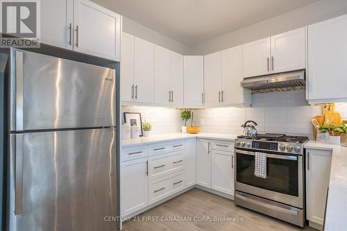 10 - 2491 Tokala Trail, London, ON - Indoor Photo Showing Kitchen With Upgraded Kitchen