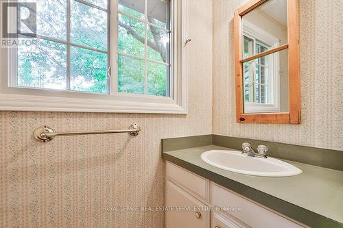 273 Cairncroft Road, Oakville, ON - Indoor Photo Showing Bathroom