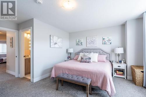 12 Marr Lane, Hamilton, ON - Indoor Photo Showing Bedroom