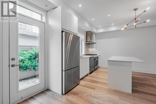 7 - 50 Holmes Avenue, Toronto, ON - Indoor Photo Showing Kitchen