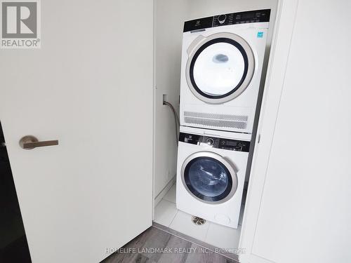 6205 - 138 Downes Street, Toronto, ON - Indoor Photo Showing Laundry Room