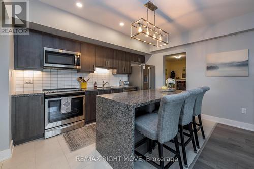 410 - 5 Chef Lane, Barrie, ON - Indoor Photo Showing Kitchen With Upgraded Kitchen