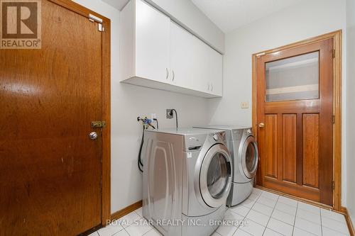 10 Hedgerow Avenue, Brampton, ON - Indoor Photo Showing Laundry Room