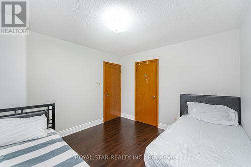 10 Hedgerow Avenue, Brampton, ON - Indoor Photo Showing Bedroom