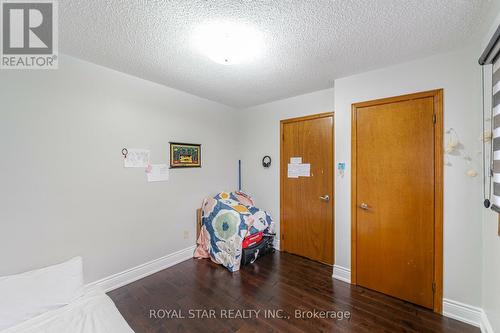 10 Hedgerow Avenue, Brampton, ON - Indoor Photo Showing Bedroom