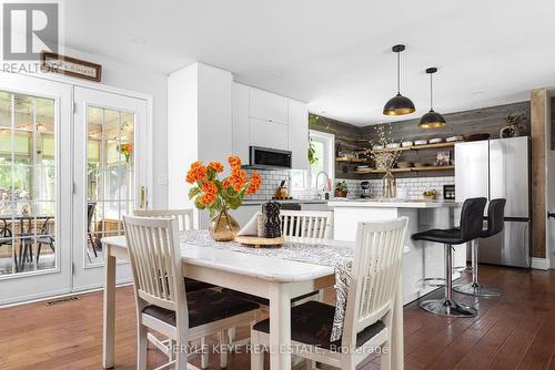 100 Meadow Heights Drive, Bracebridge, ON - Indoor Photo Showing Dining Room