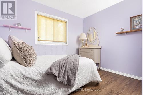 100 Meadow Heights Drive, Bracebridge, ON - Indoor Photo Showing Bedroom