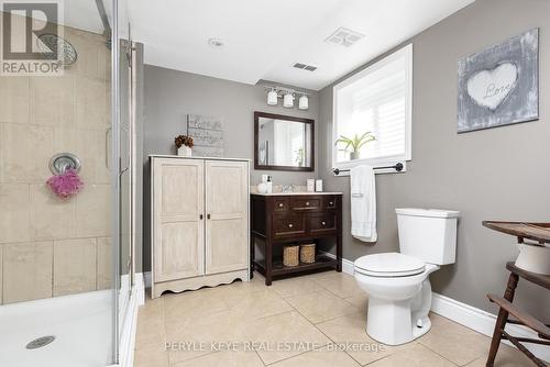 100 Meadow Heights Drive, Bracebridge, ON - Indoor Photo Showing Bathroom