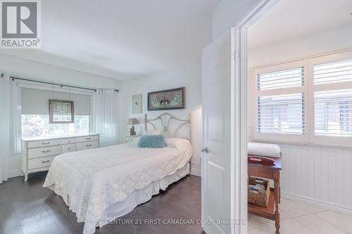 7 - 152 Albert Street, London, ON - Indoor Photo Showing Bedroom