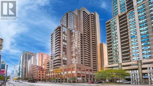 1806 - 736 Bay Street, Toronto, ON - Outdoor With Facade