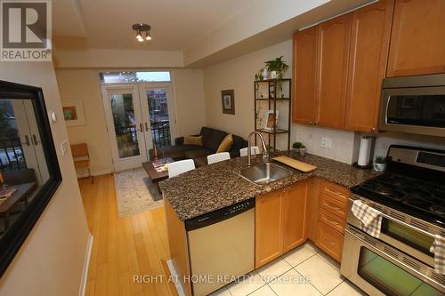 Th6 - 80 Carr Street, Toronto, ON - Indoor Photo Showing Kitchen