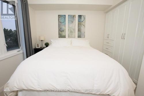 Th6 - 80 Carr Street, Toronto, ON - Indoor Photo Showing Bedroom