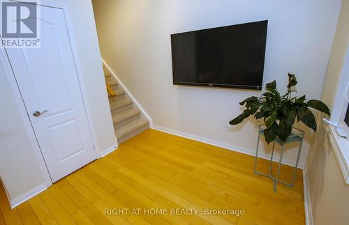 Th6 - 80 Carr Street, Toronto, ON - Indoor Photo Showing Other Room