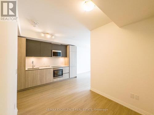 4122 - 28 Widmer Street, Toronto, ON - Indoor Photo Showing Kitchen