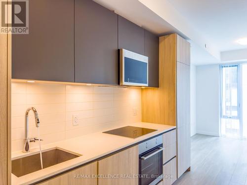 4122 - 28 Widmer Street, Toronto, ON - Indoor Photo Showing Kitchen