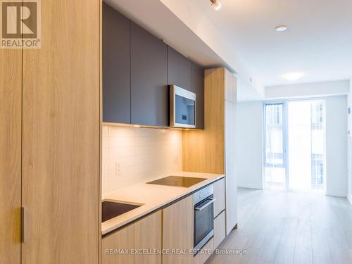 4122 - 28 Widmer Street, Toronto, ON - Indoor Photo Showing Kitchen