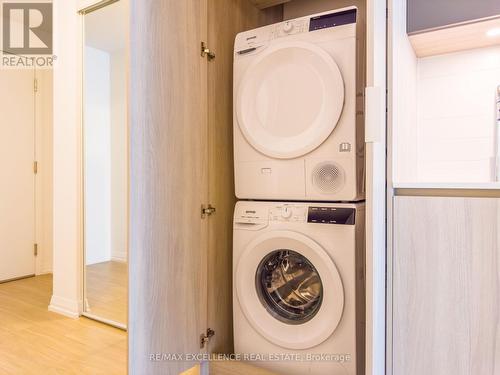 4122 - 28 Widmer Street, Toronto, ON - Indoor Photo Showing Laundry Room