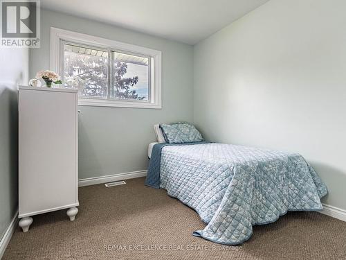 38 Martha Court, Welland, ON - Indoor Photo Showing Bedroom