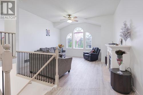 1860 Devos Drive, London, ON - Indoor Photo Showing Other Room