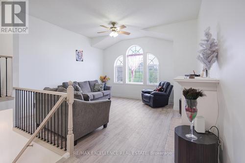 1860 Devos Drive, London, ON - Indoor