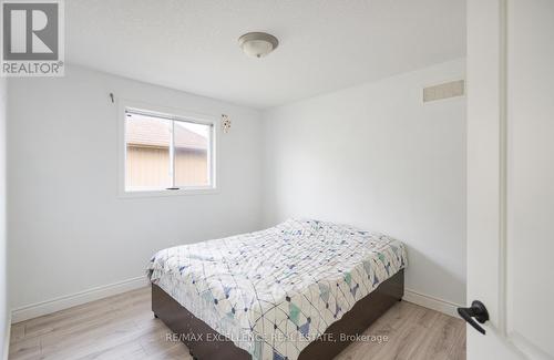 1860 Devos Drive, London, ON - Indoor Photo Showing Bedroom