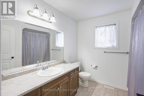 1860 Devos Drive, London, ON - Indoor Photo Showing Bathroom